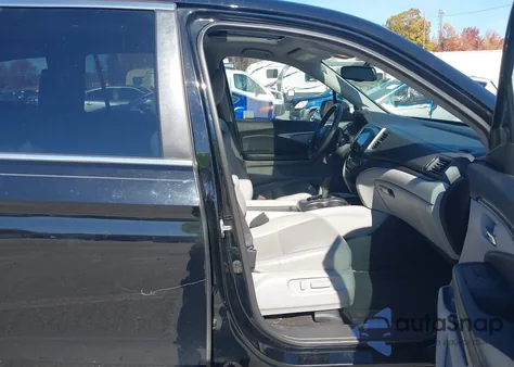 2017 Honda Pilot Ex-L z USA, uszkodzony, nr VIN 5FNYF6H51HB033722